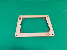 Laden Sie das Bild in den Galerie-Viewer, 9.7" iPad Wandhalterung - iPad Halterung Wand