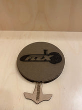 Laden Sie das Bild in den Galerie-Viewer, Battle Cap - Der Untersetzer mit Spaßgarantie für Ihren Junggesellenabschied, Party oder Kneipe